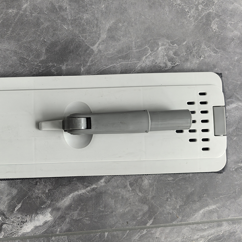 ISO9001 Household Hands Free Microfiber Flat Mop With Bucket Stainless Steel Pole Squeeze For Floor Cleaning